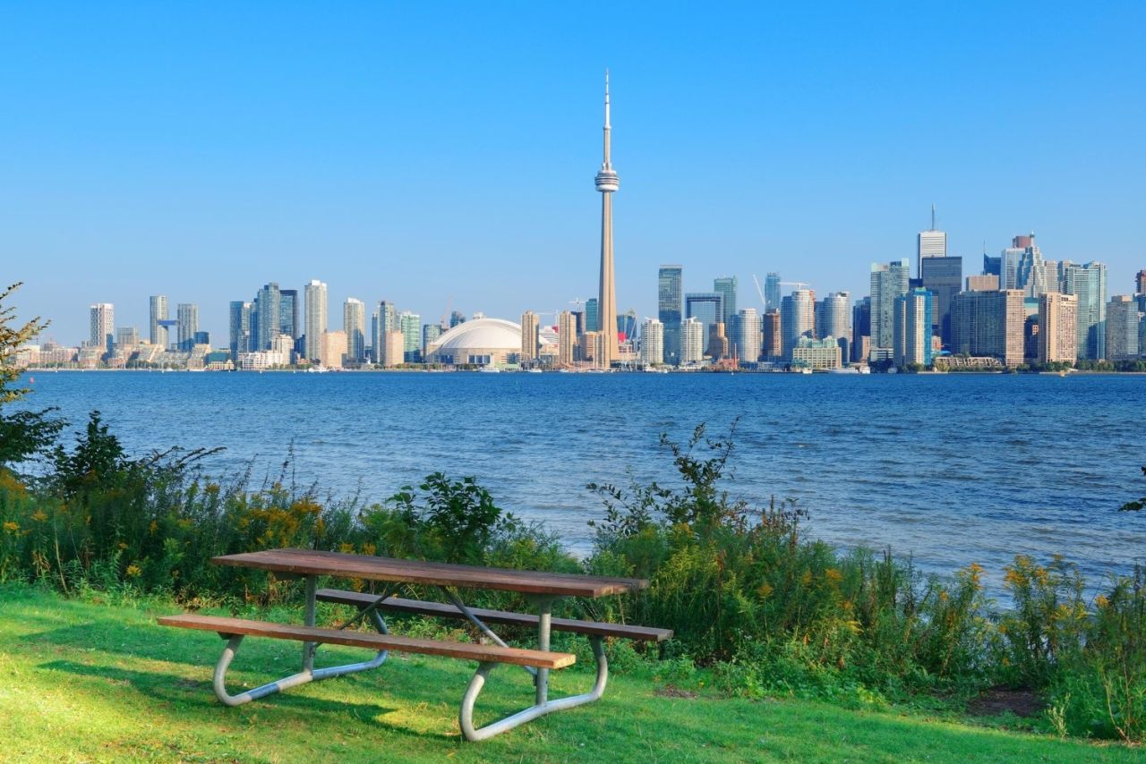 ve-may-bay-di-canada-gia-re