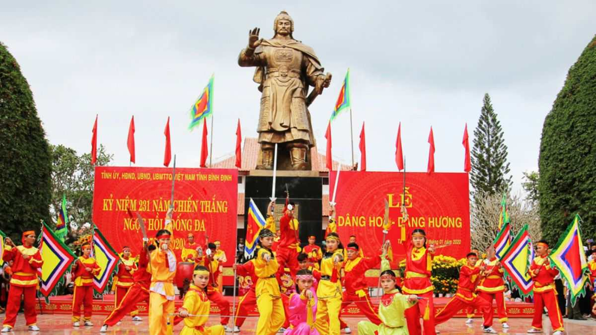 Tượng Vua Quang Trung tại Lễ hội Đống Đa
